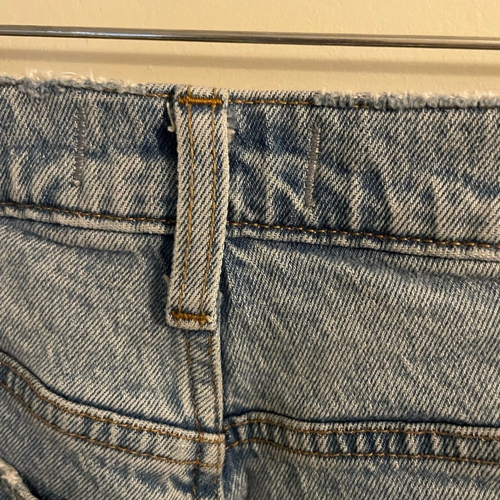 Abercrombie and Fitch The 90’s Ultra High Rise Distressed Straight Jean Size 30 - Picture 14 of 16